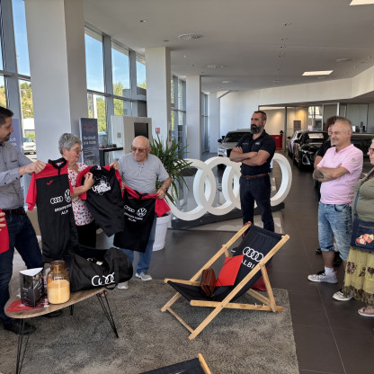 Remise des nouveaux maillots par VW AUDI Groupe Fabre d'Albi